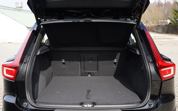 Volvo XC 40 cena 181544 przebieg: 1, rok produkcji 2024 z Strzelce Krajeńskie małe 352